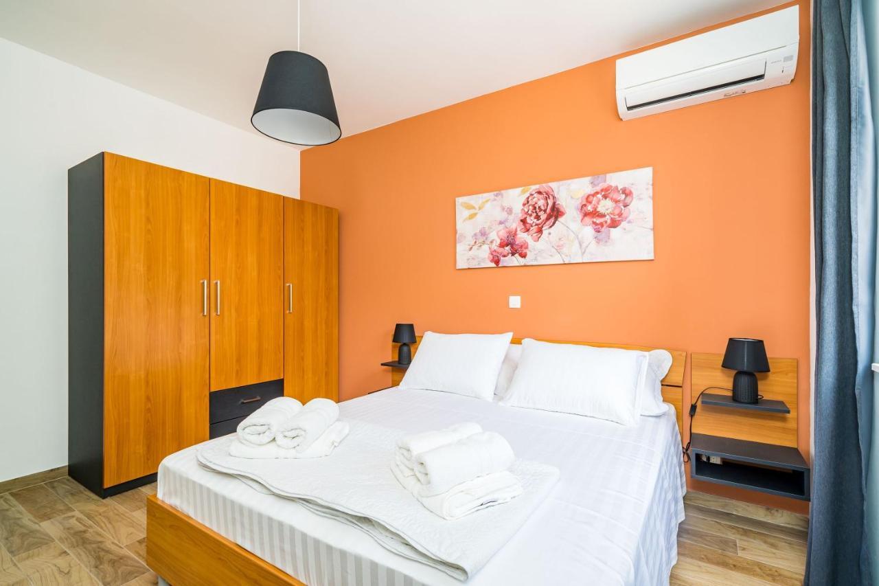 Nona'S Paradise Apartment - Free Parking Затон Екстер'єр фото