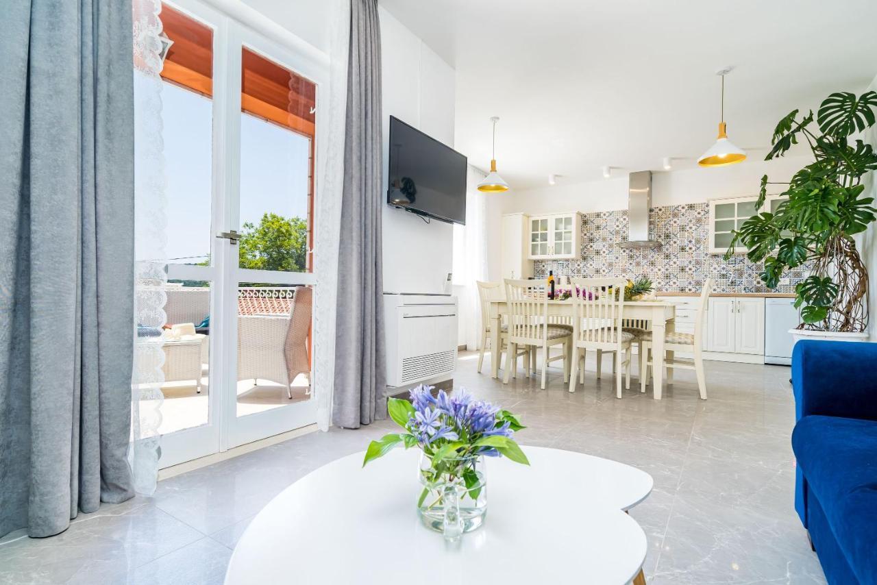 Nona'S Paradise Apartment - Free Parking Затон Екстер'єр фото