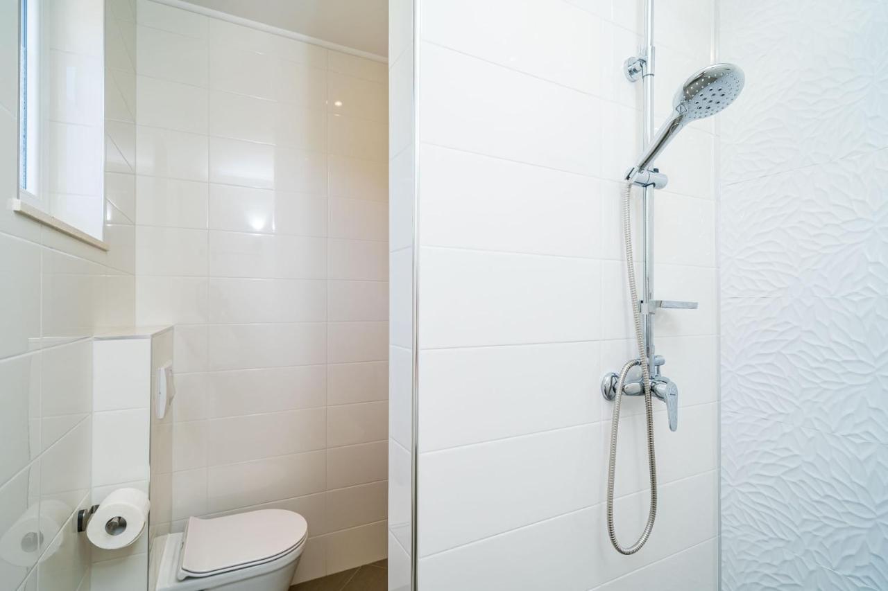 Nona'S Paradise Apartment - Free Parking Затон Екстер'єр фото